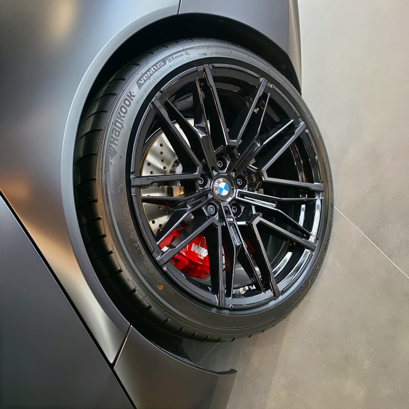 Jantele și sistemul de frânare M BMW