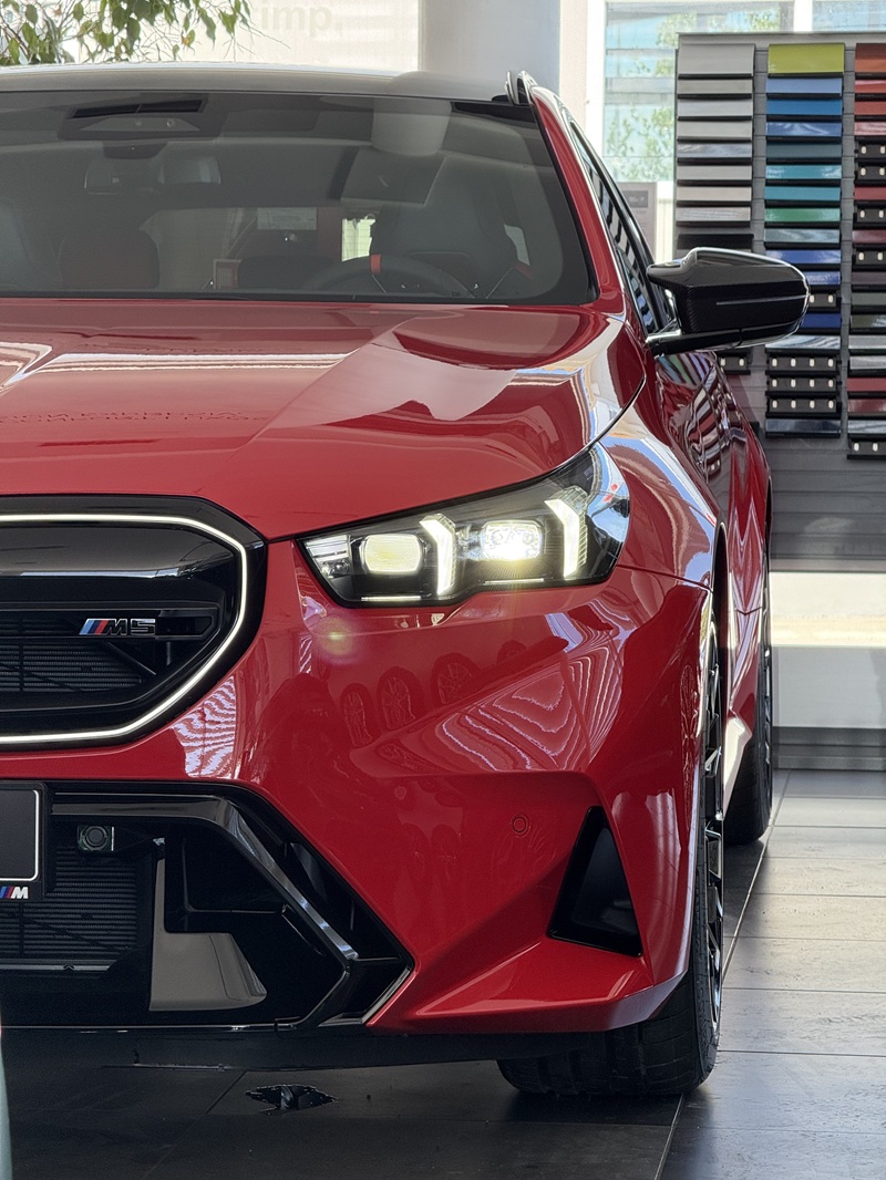 Faruri LED cu matrice BMW M